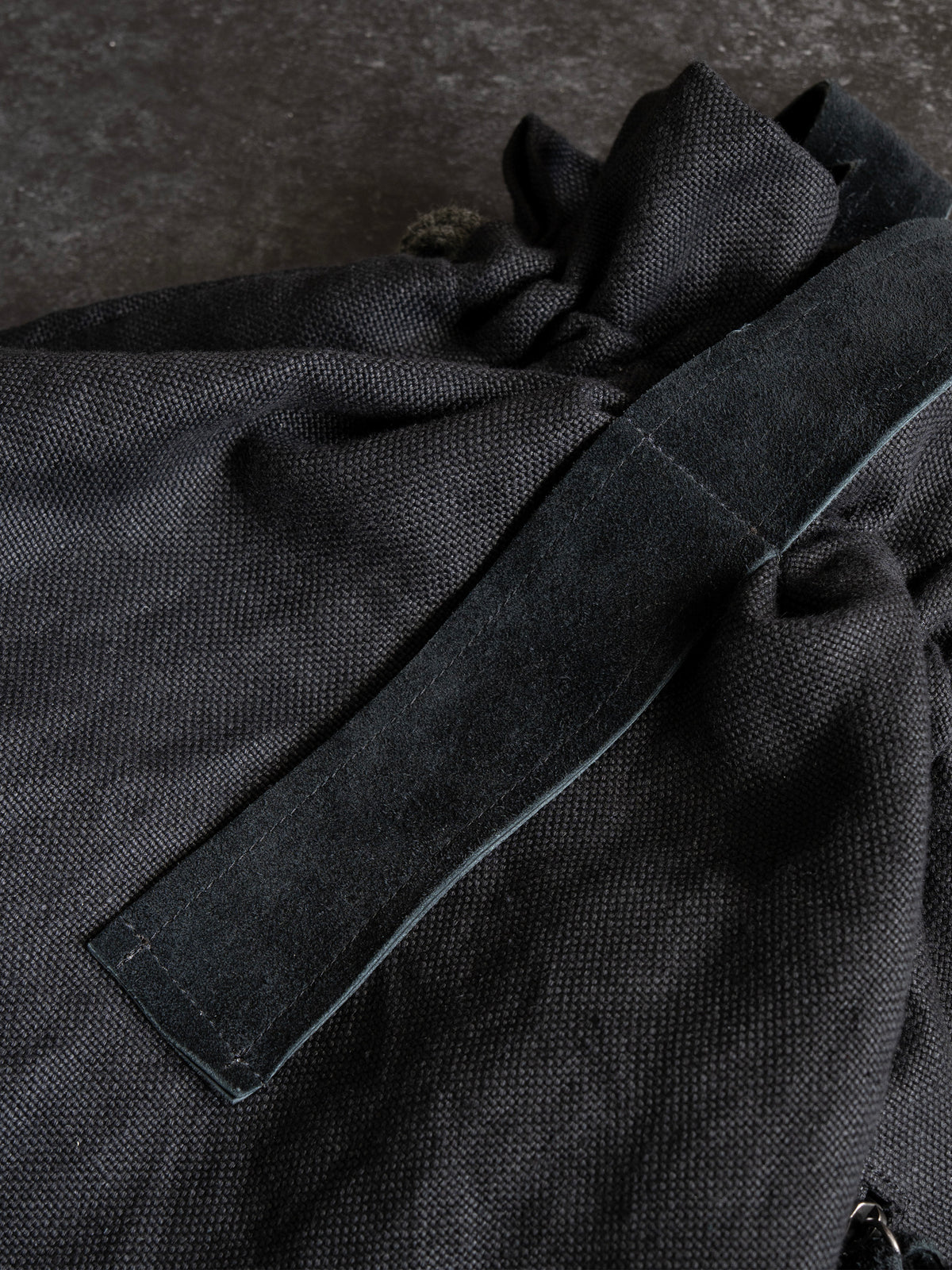PALM_black TR007