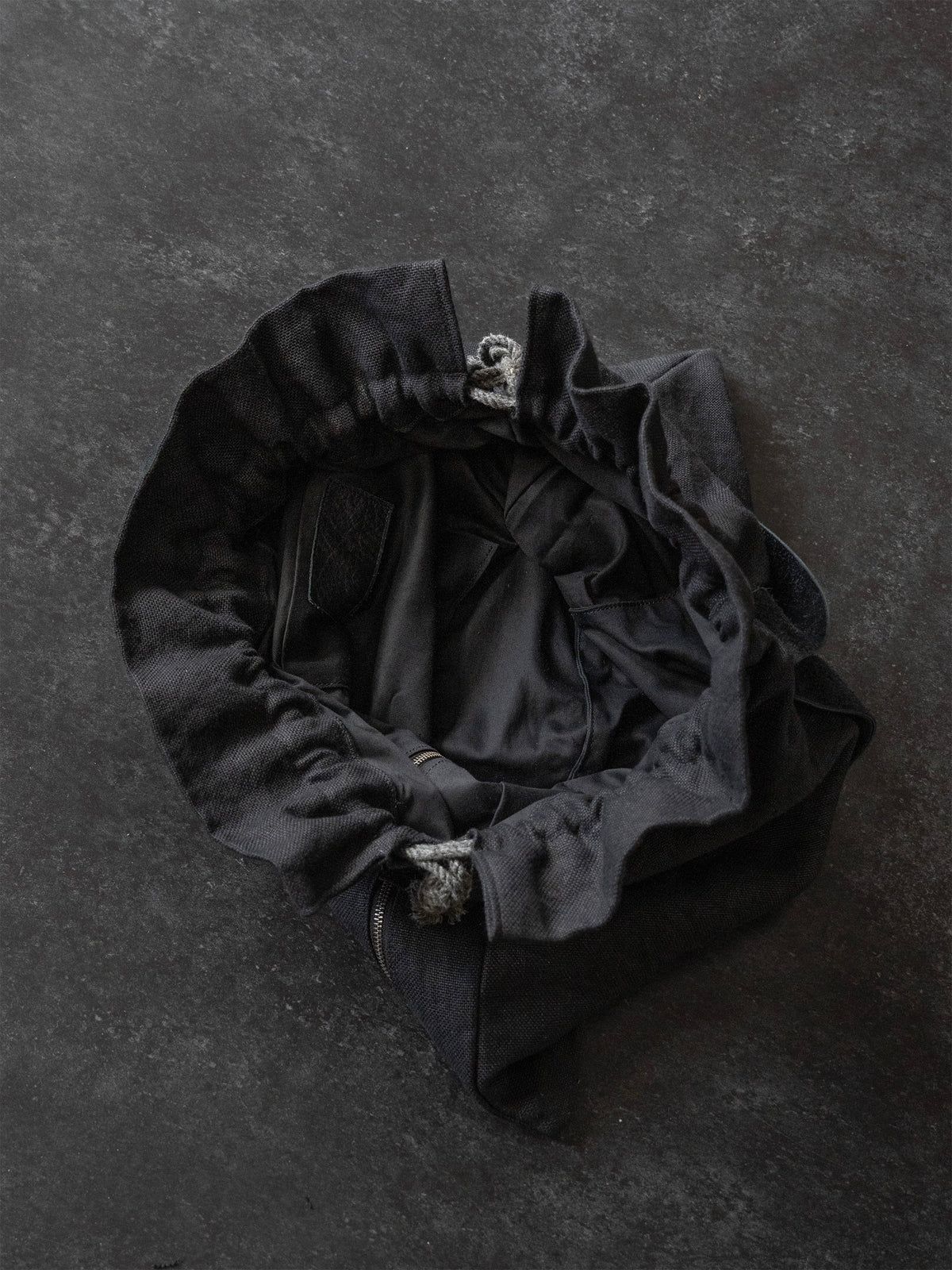 PALM_black TR007