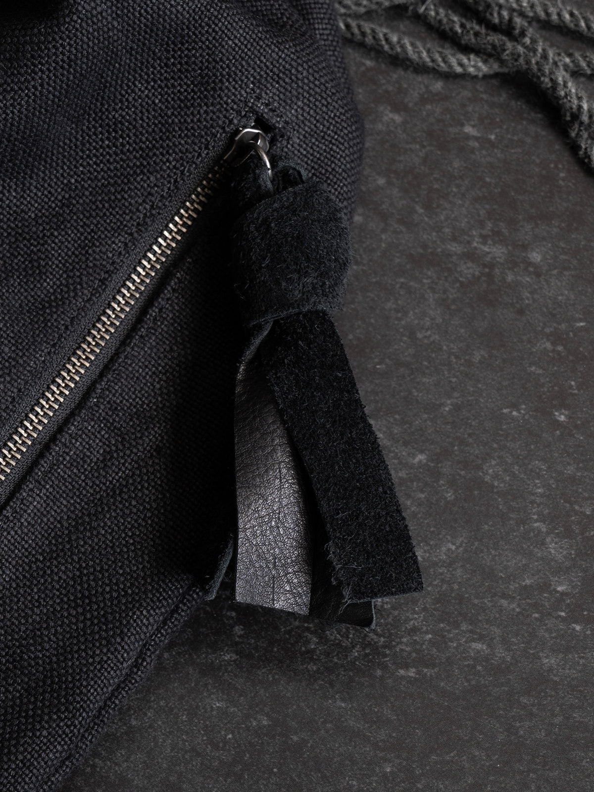 PALM_black TR007