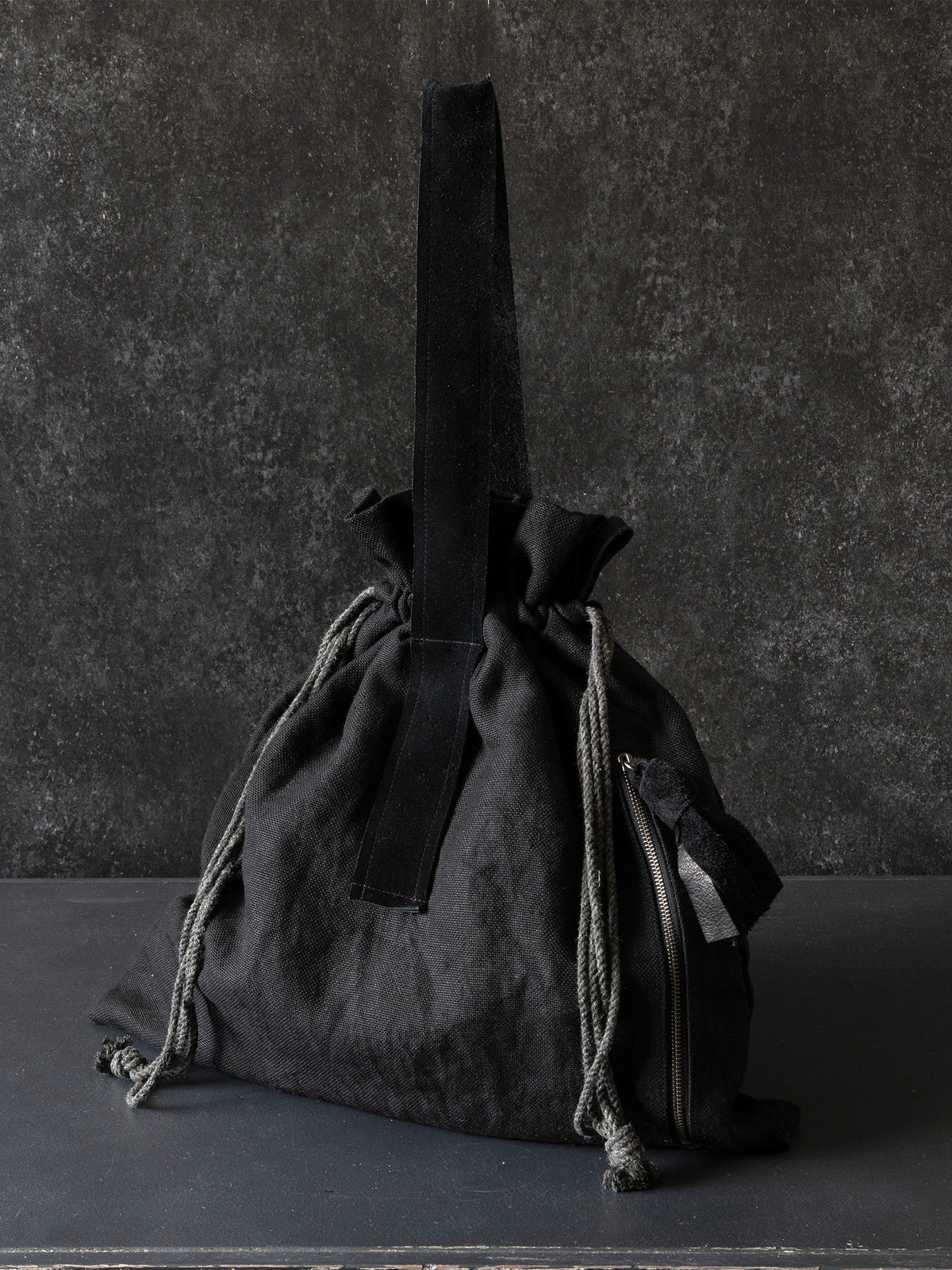 PALM_black TR007