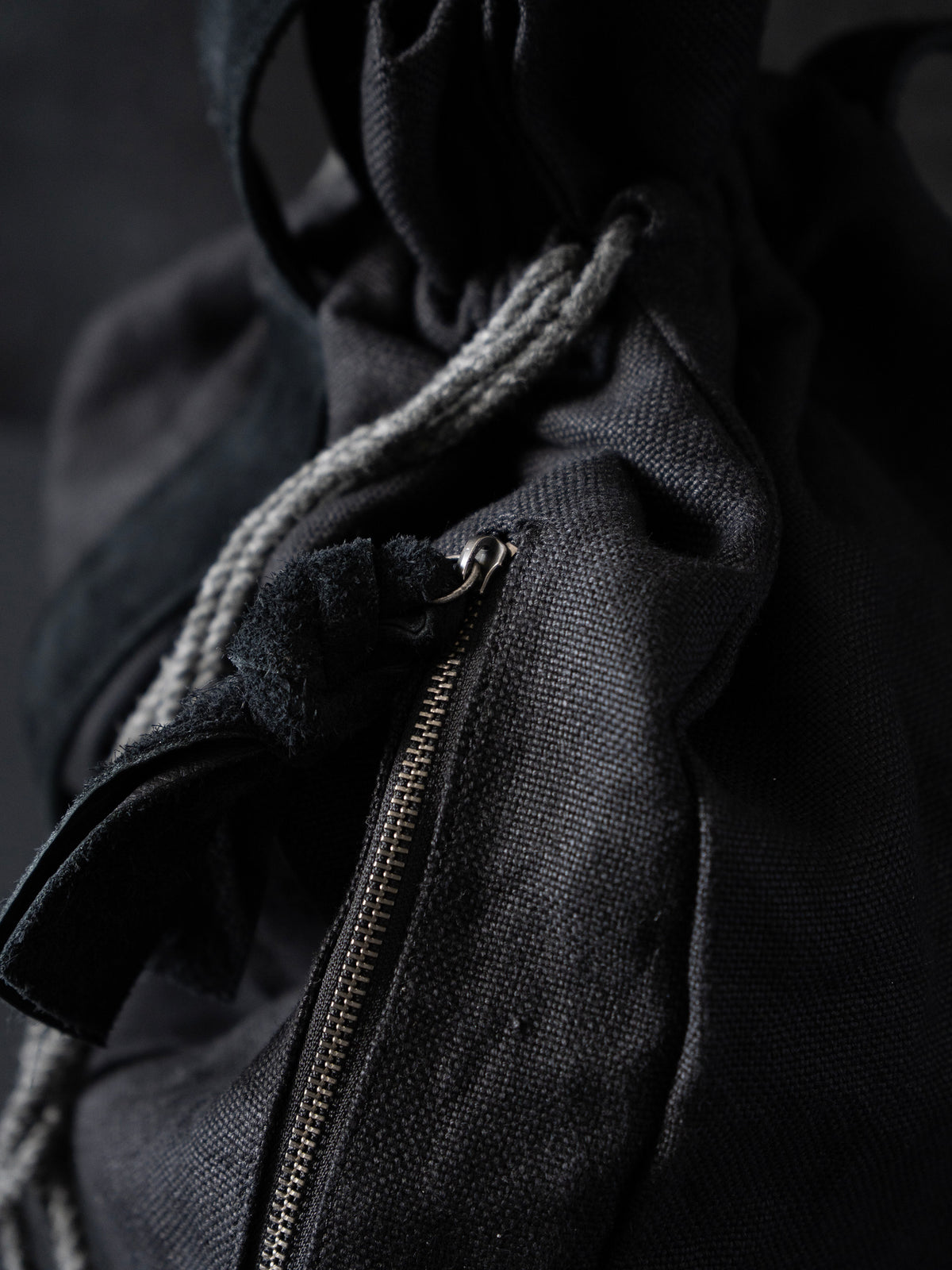 PALM_black TR007