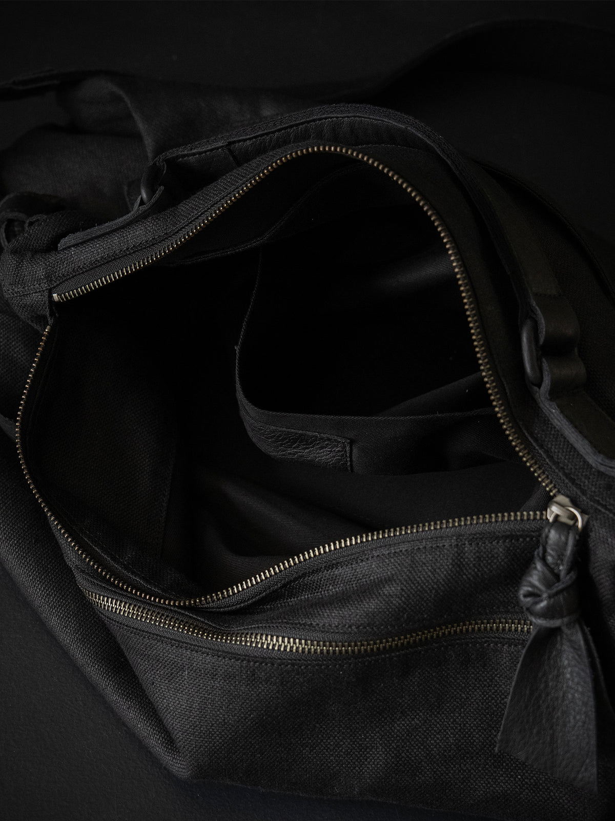 REAR FLAT large_linen_black TR049