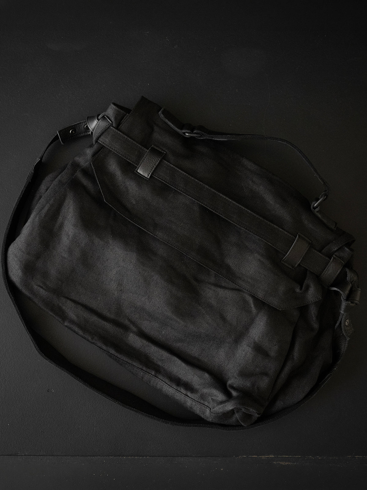 REAR FLAT large_linen_black TR049
